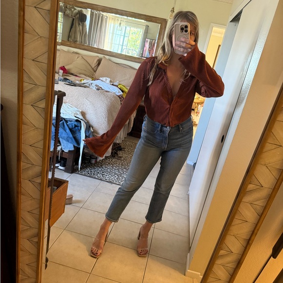 Silky Rust Ribbed Blouse - Picture 2 of 6